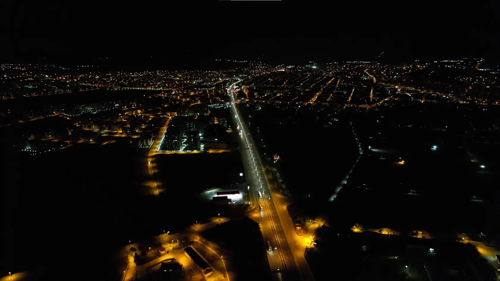 Ankara semalarında gizemli cisim! Göktaşı mı, UFO mu?