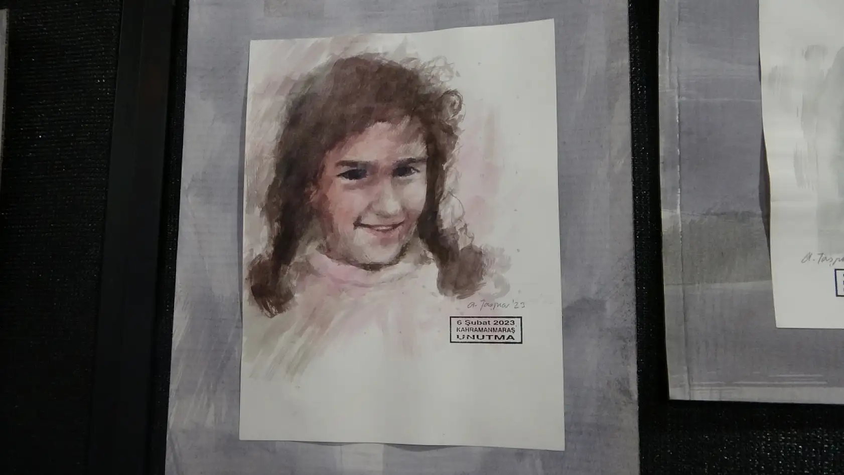 Menteşe'de 'Unutma' resim sergisi ile depremde kaybedilenler anıldı