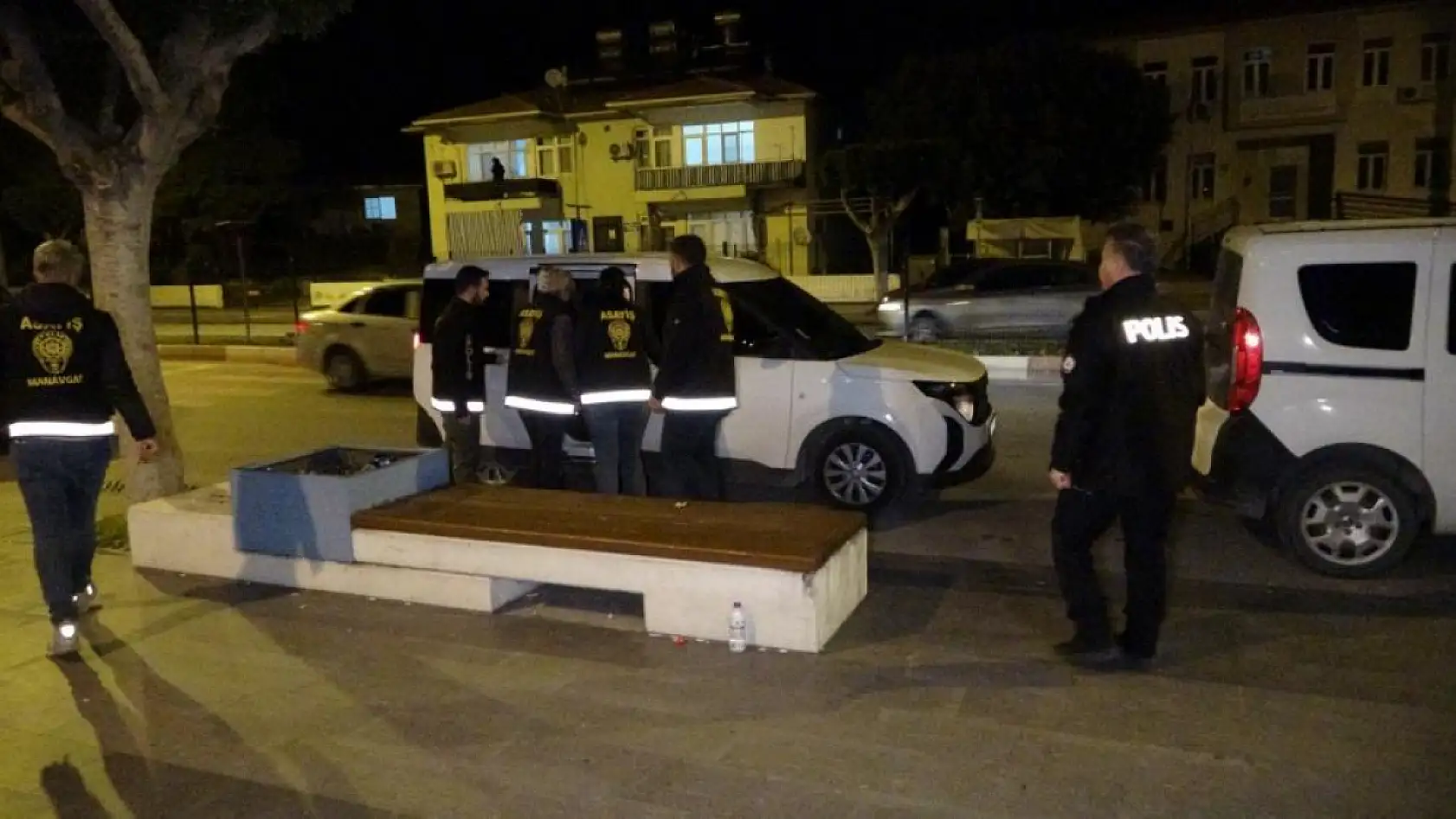 Avusturya'da yaşayan çifti 31 bin 960 euro dolandıran üfürükçüler tutuklandı