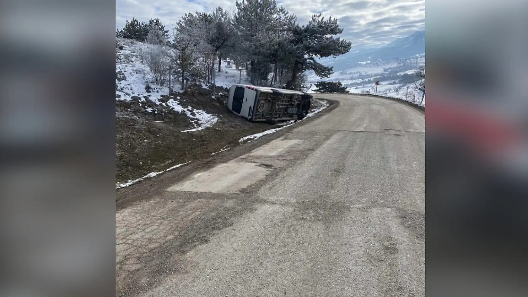 Bolu'da faciadan dönüldü! İşçi servisi devrildi, 22 yaralı