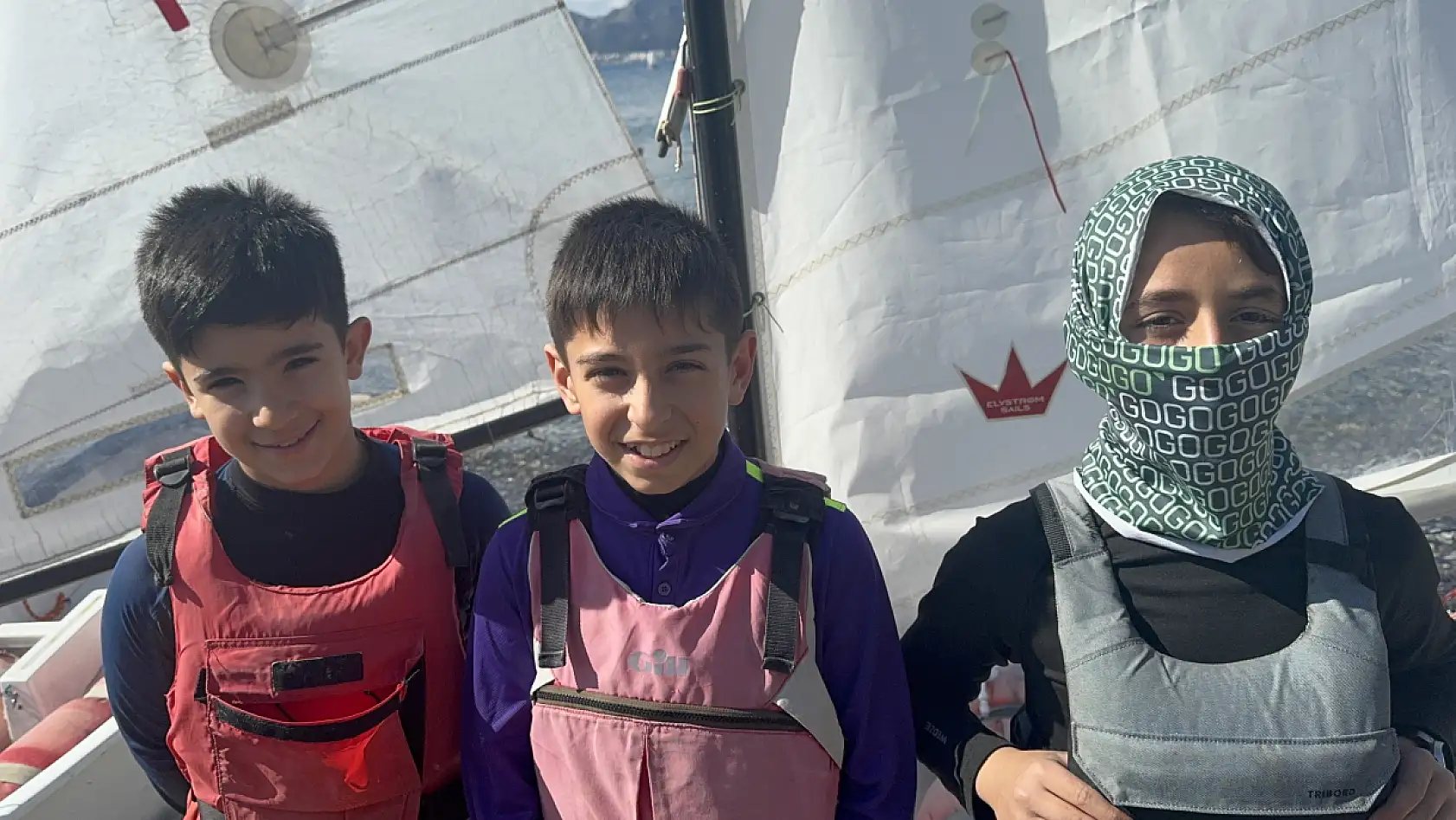 Marmaris'in minik yelkencileri Türkiye şampiyonasına hazırlanıyor