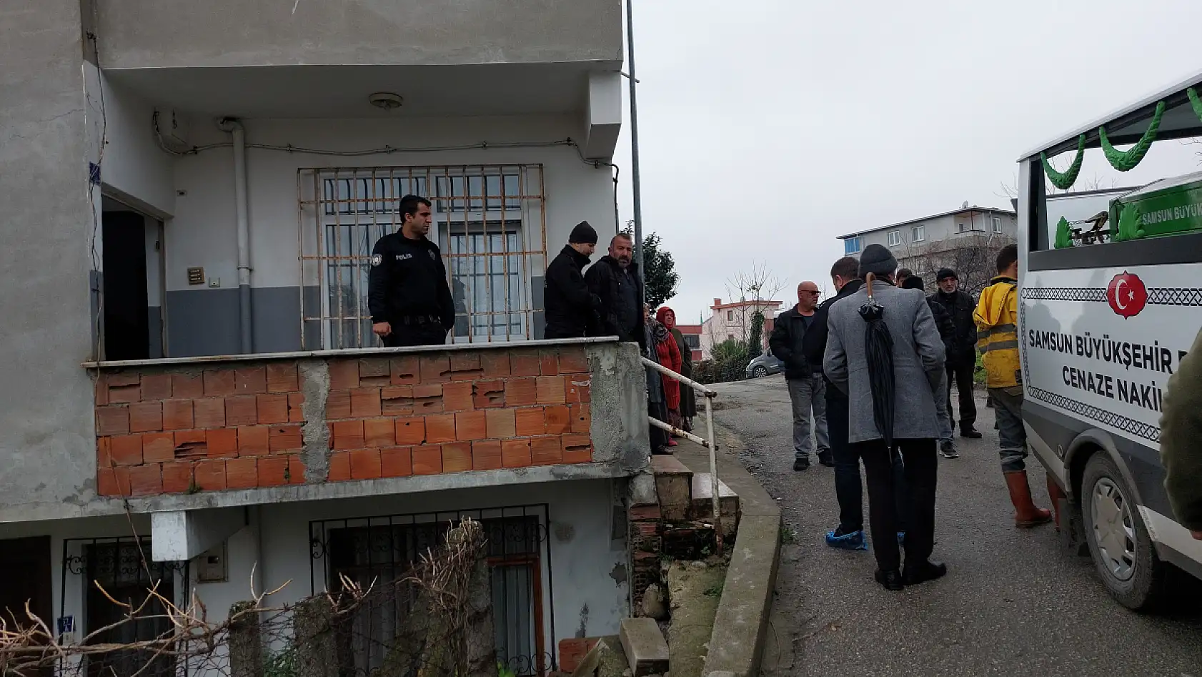 Banyoda ölü bulundu