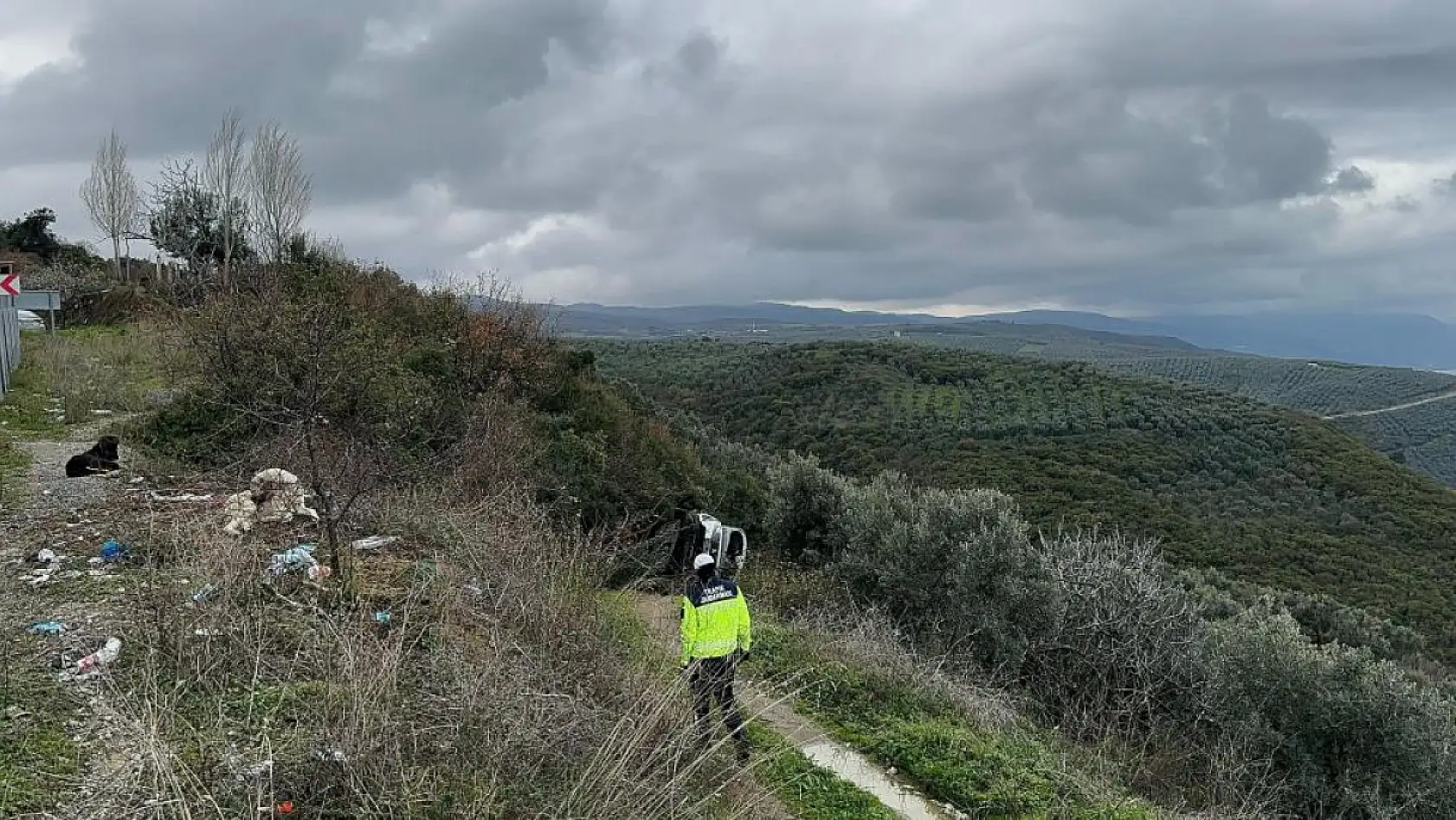 Uçurumdan uçtu araçtan burnu bile kanamadan çıktı
