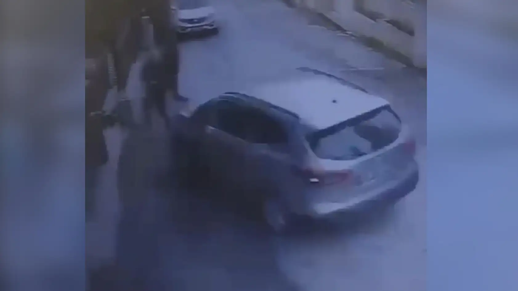 Park edeceği esnada gaza bastı, kontrolden çıkıp 2 kadını ezdi