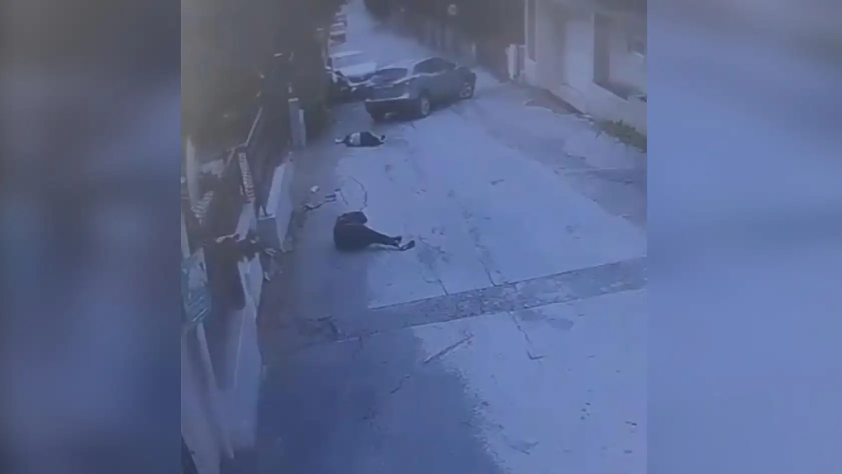 Park edeceği esnada gaza bastı, kontrolden çıkıp 2 kadını ezdi