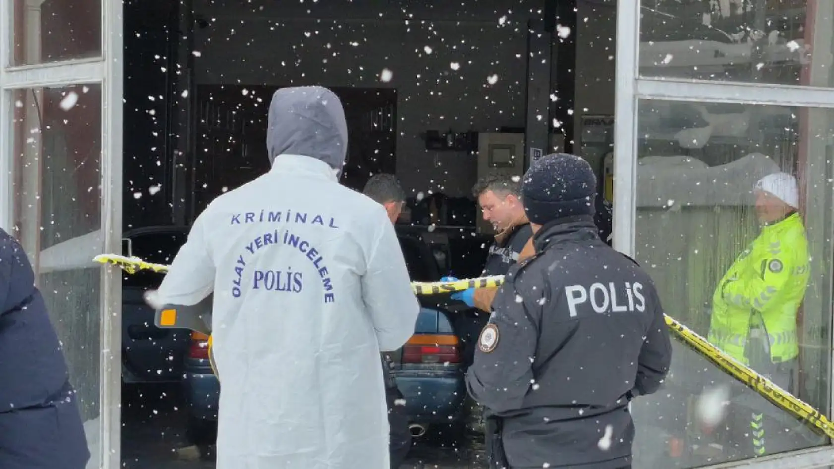 Oto Tamir Dükkanında Aracının İçinde Ölü Bulundu
