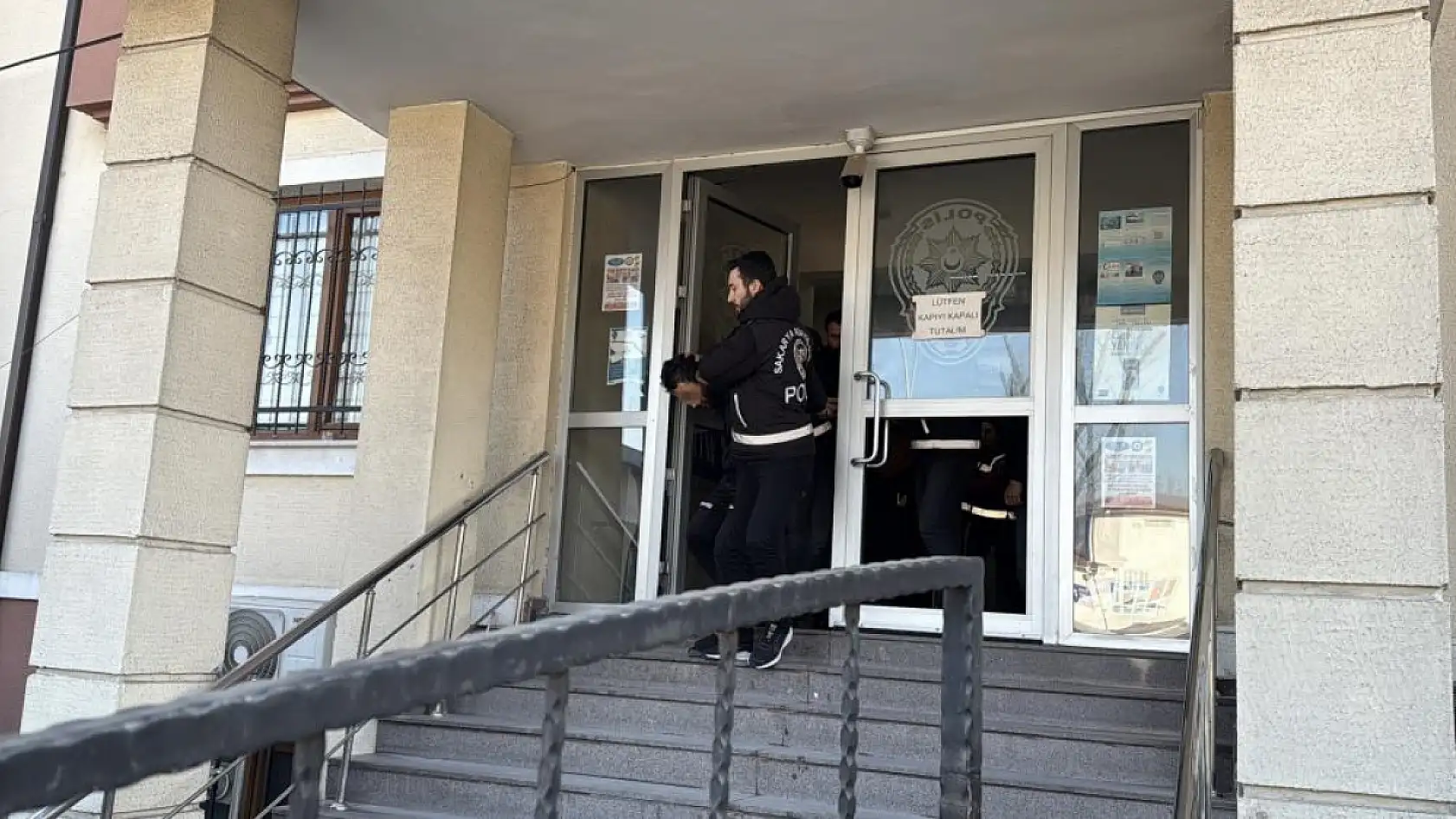 Balkondan düşen hamile kadın hayatını kaybetmişti: Irak uyruklu koca tutuklandı