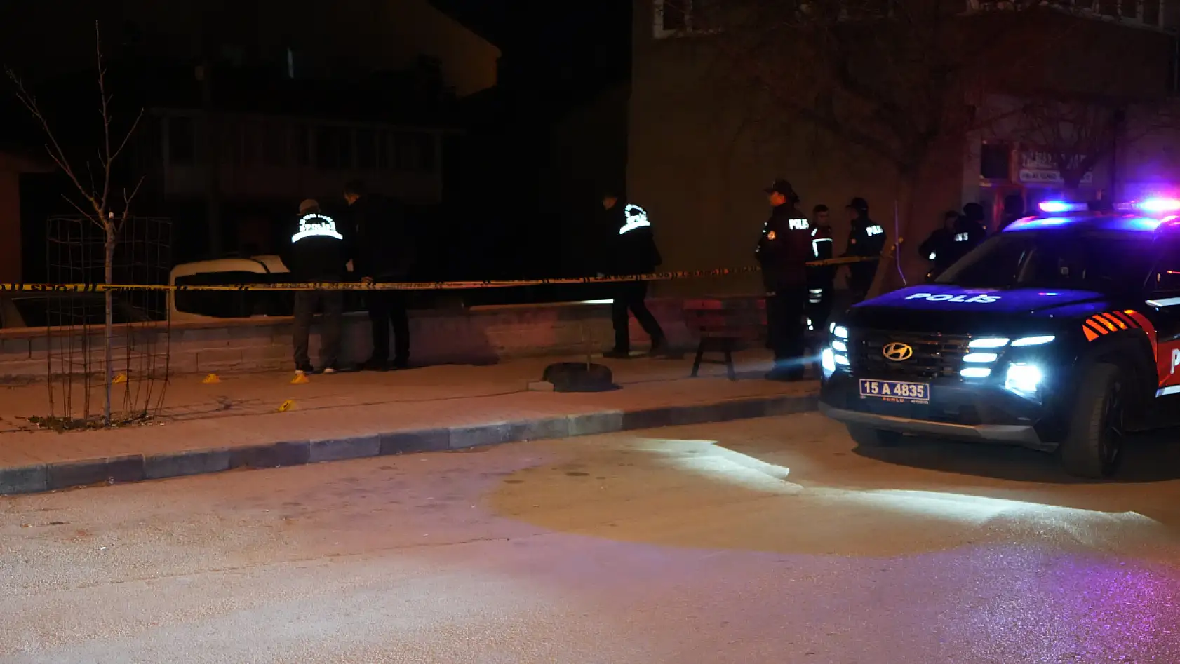 Oğlunun iş yerinde çalışanlarla tartıştı, havaya ateş açtı