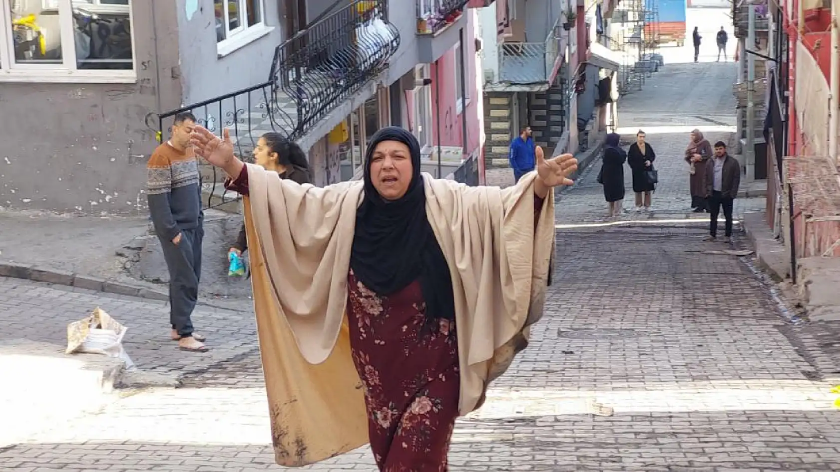 Korkunç Cinayet! Maaşını çekmeye giden yaşlı adamı öldürüp 4 gün babasının evinin bodrumunda sakladı