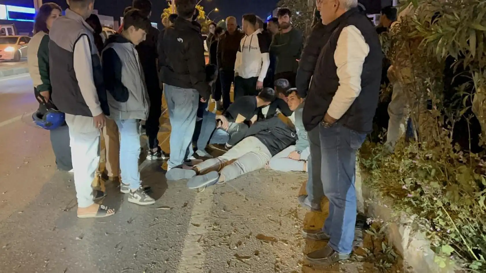 Bodrum'da feci kaza! Motosiklet yayaya çarptı, 2 yaralı