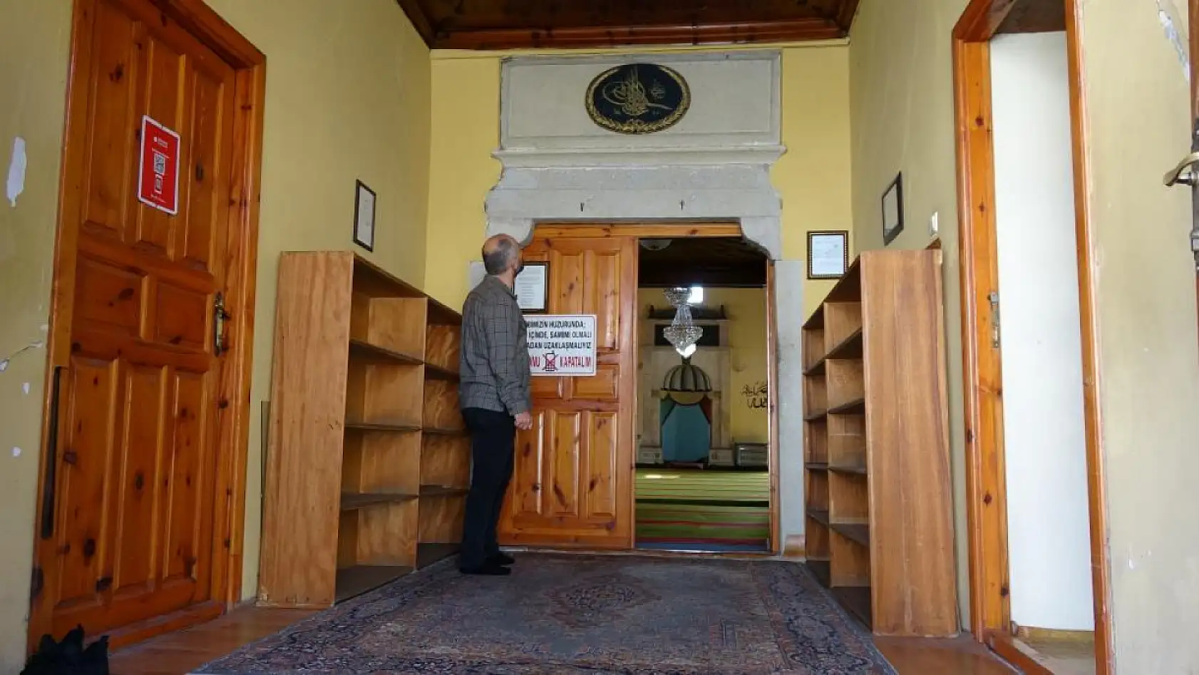 195 yıllık tarihi cami halvet odalarıyla dikkat çekiyor