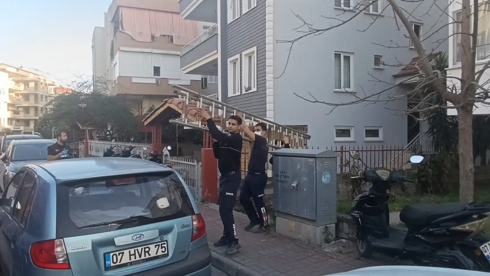 10 gündür haber alınamayan fotoğrafçı evinin balkonunda ölü bulundu