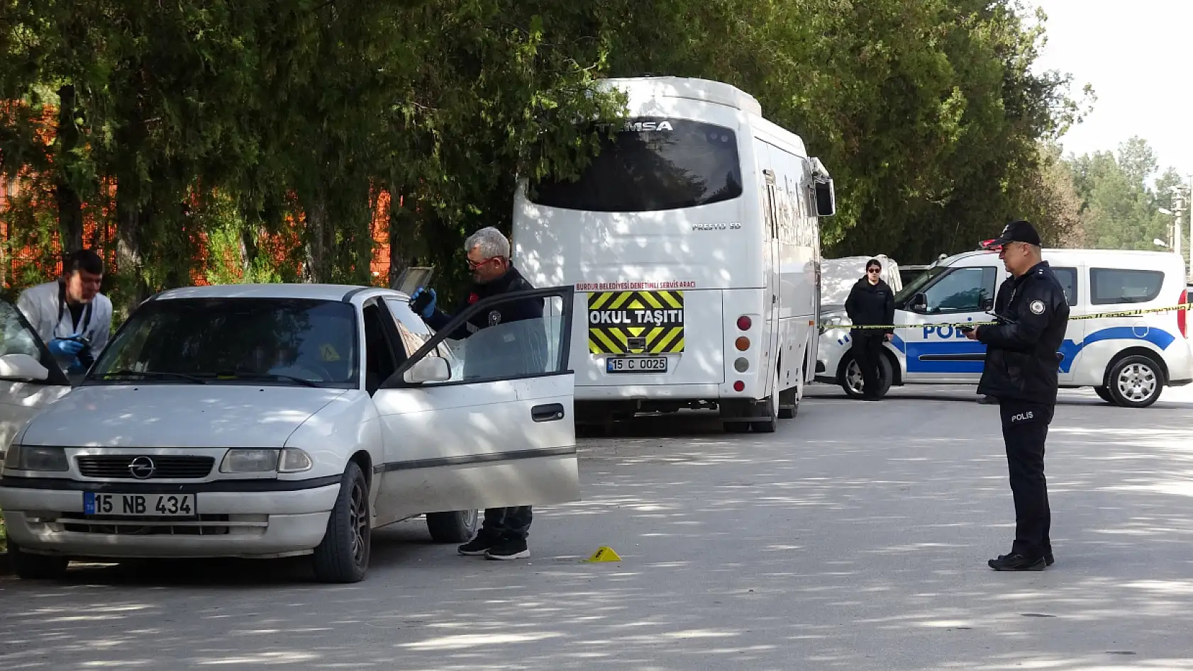 Belediye personeli aracında silahla vurulmuş olarak bulundu