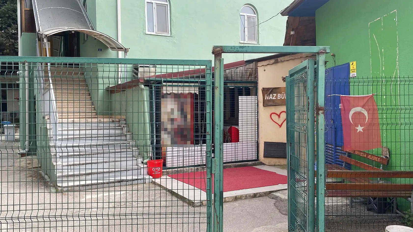 Minikler önce çaldılar, sonra pişman oldular