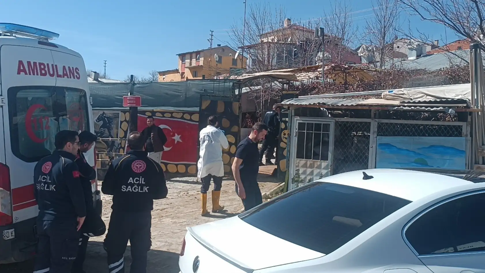 Yabancı uyruklu çoban ahırda ölü bulundu