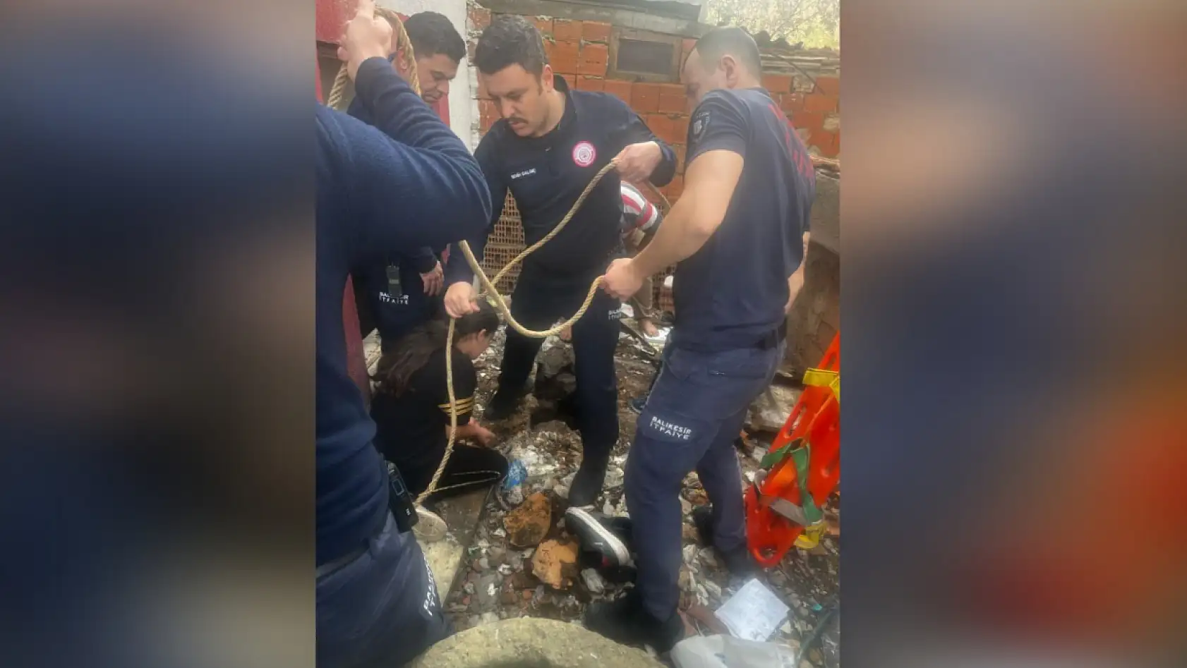 Oyun oynarken kuyuya düşen çocuk kurtarıldı