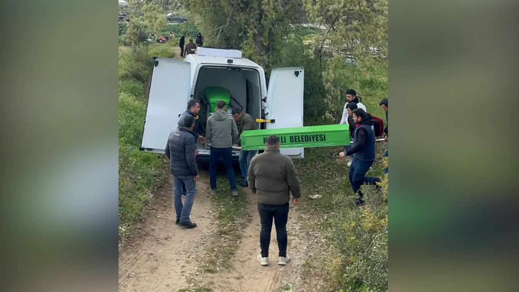 Trafik kazasında kızını kaybeden adam zeytin bahçesinde canına kıydı