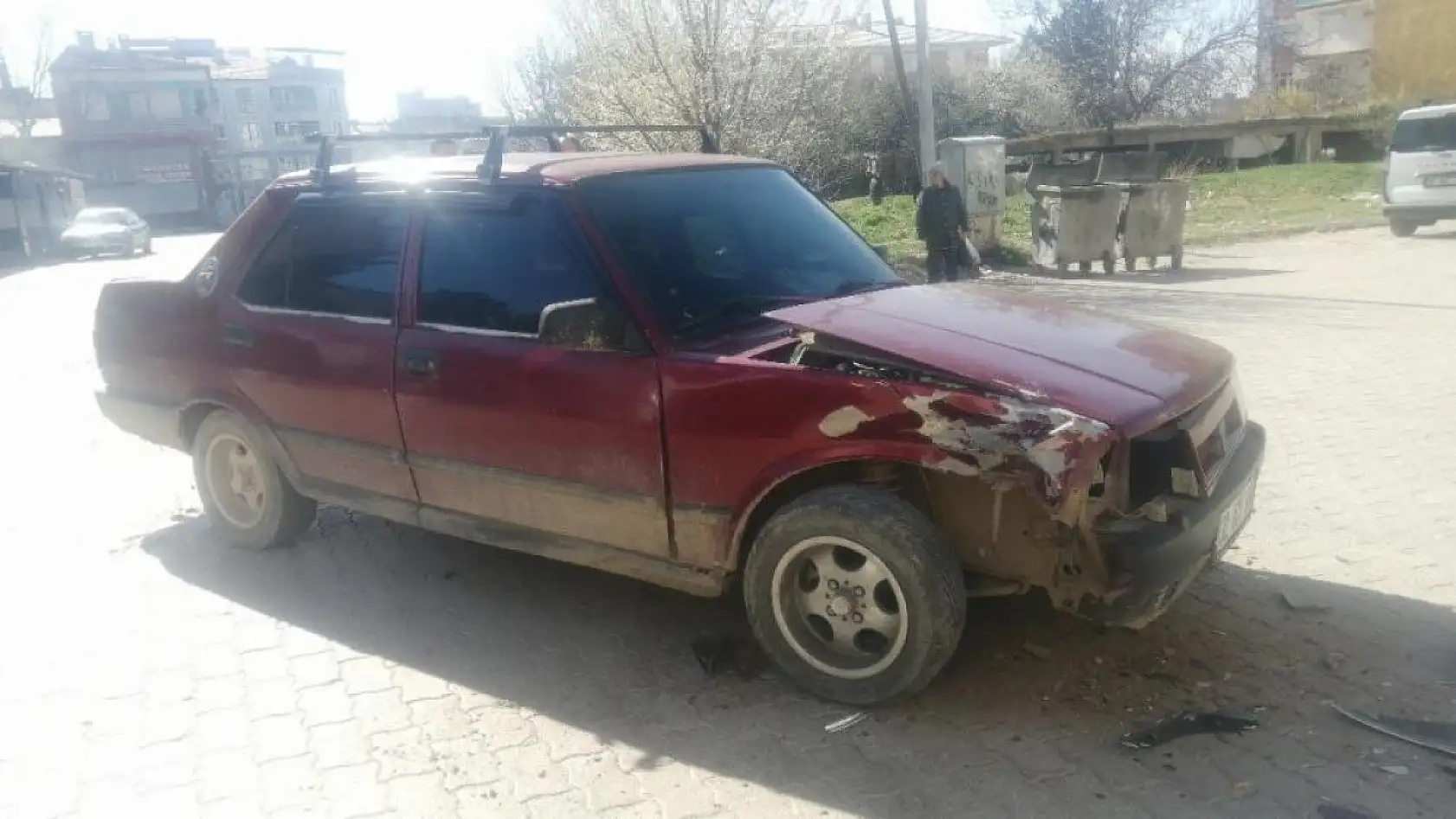 Otomobil ile motosiklet çarpıştı: 14 yaşındaki sürücü yaralandı