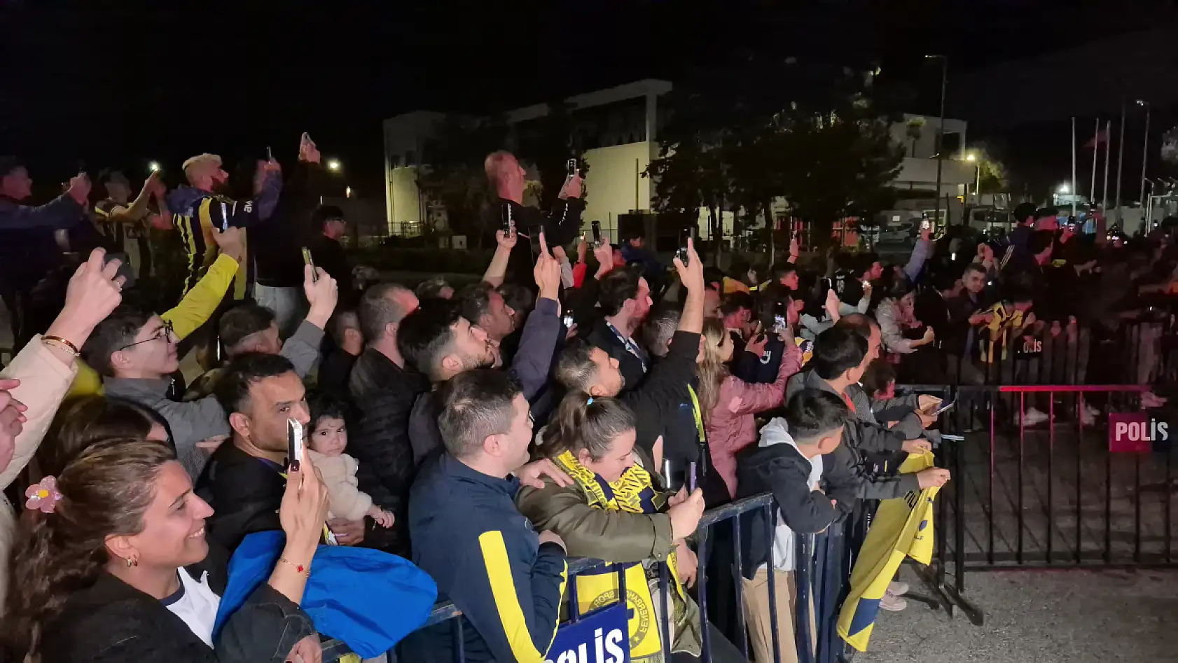 Fenerbahçe, Bodrum'a geldi