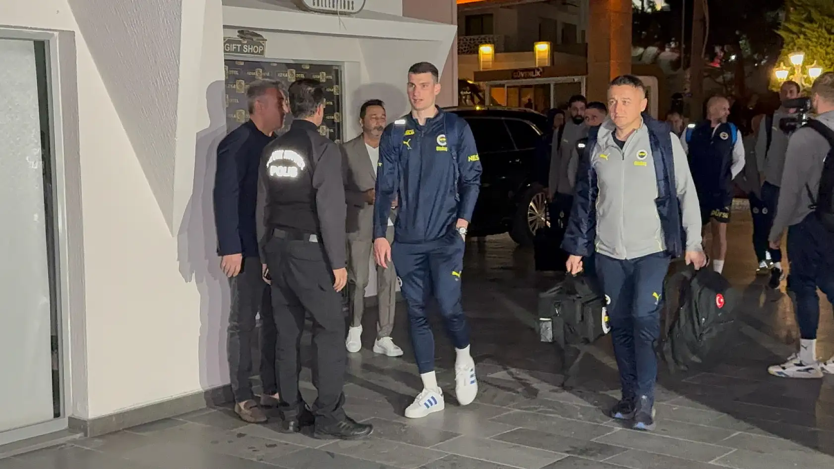 Fenerbahçe, Bodrum'a geldi