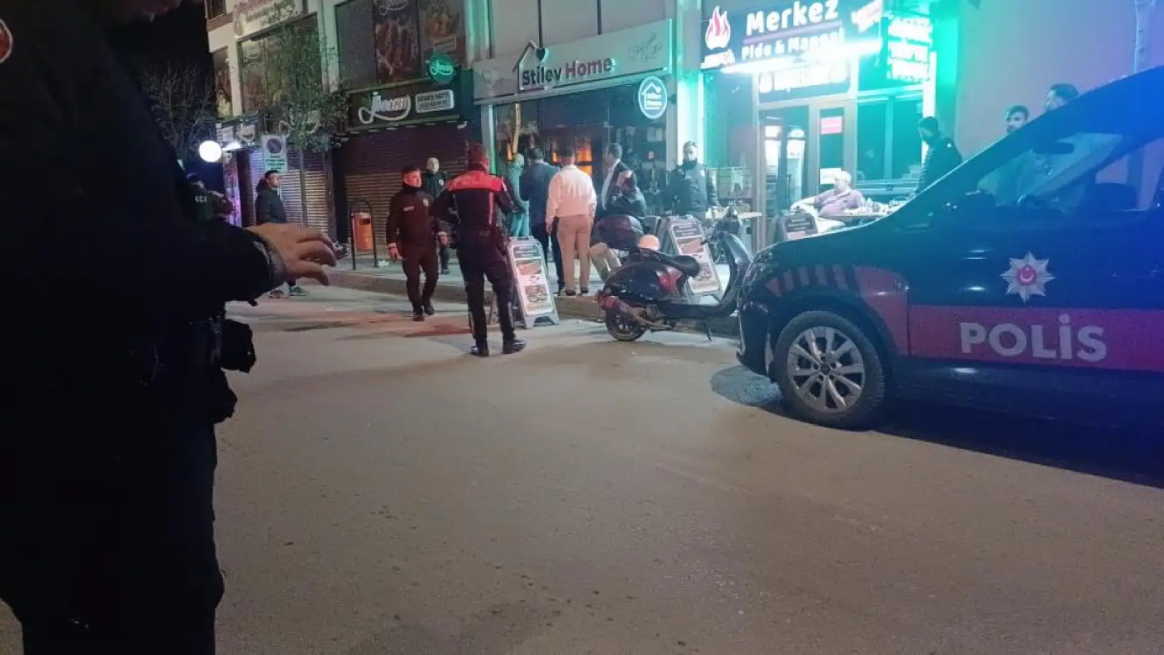 Restoranda Kanlı Kavga: 1 Ölü, 3 Yaralı