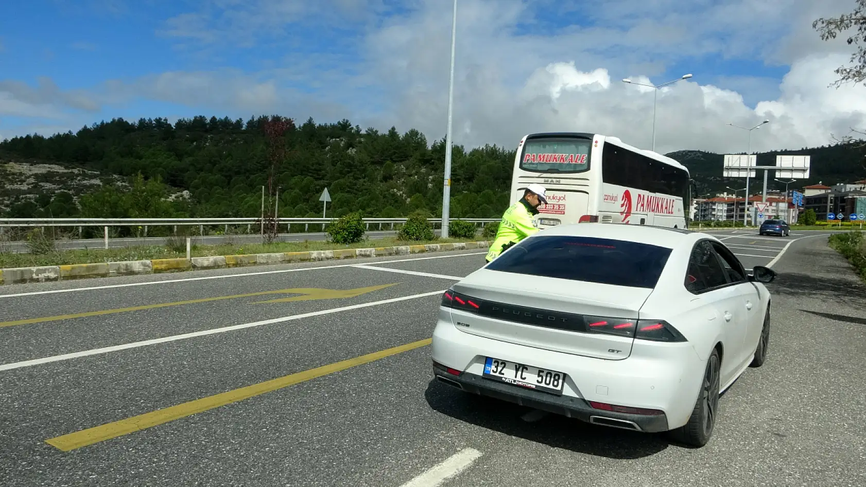 Muğla'da Ramazan Bayramı trafik denetimlerinde 2 bin 656 sürücüye işlem yapıldı