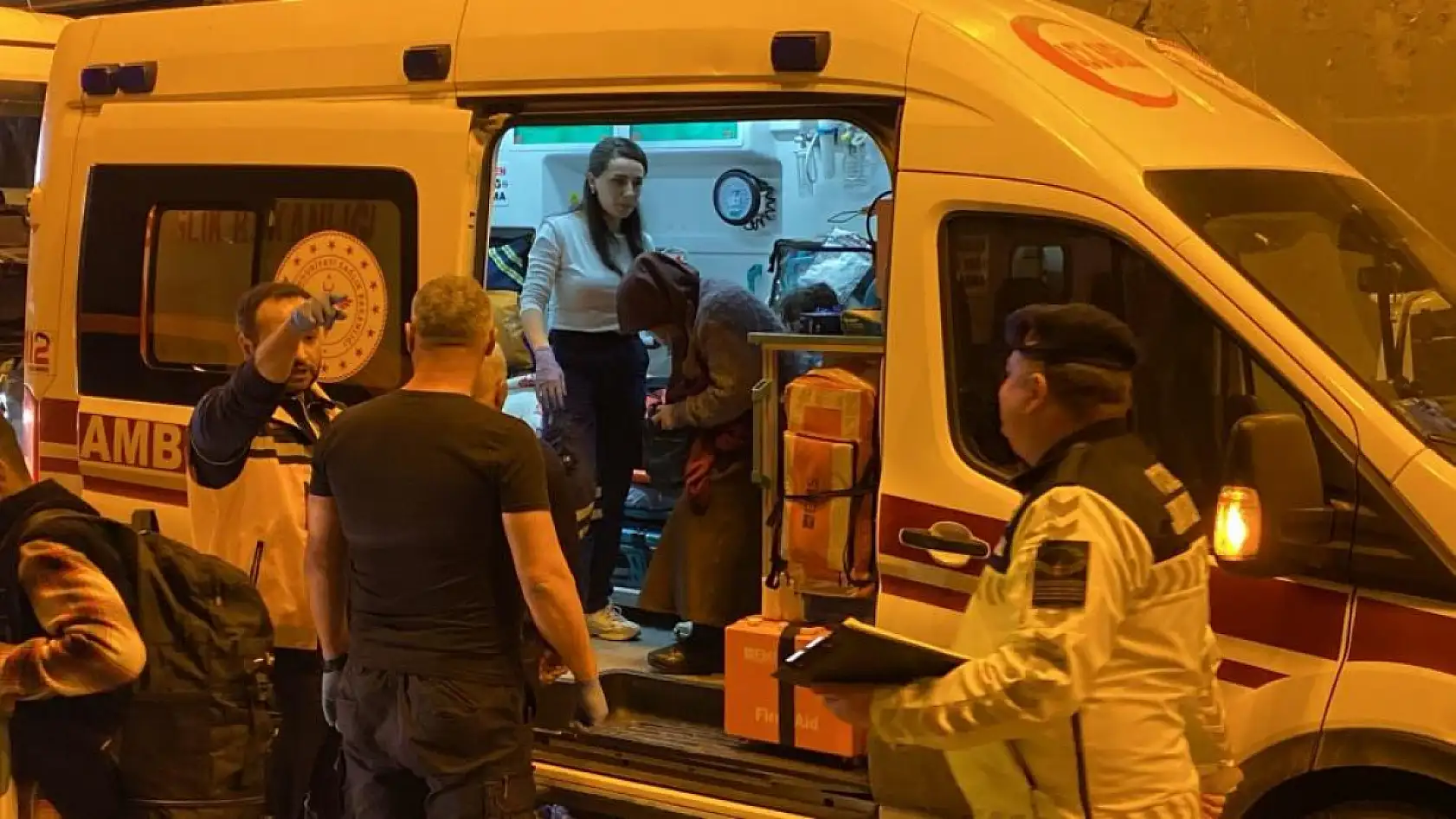 8 araç zincirleme kazaya karıştı: 8 yaralı