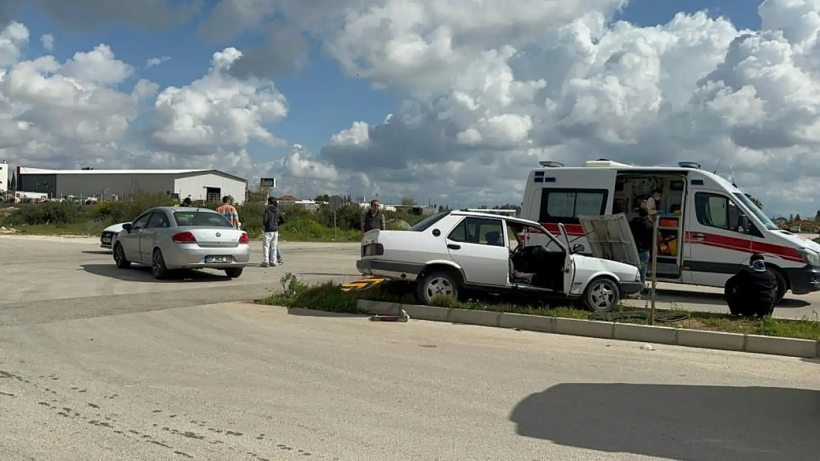 Hastaneye giderken kaza yaptılar: 1'i çocuk 5 yaralı