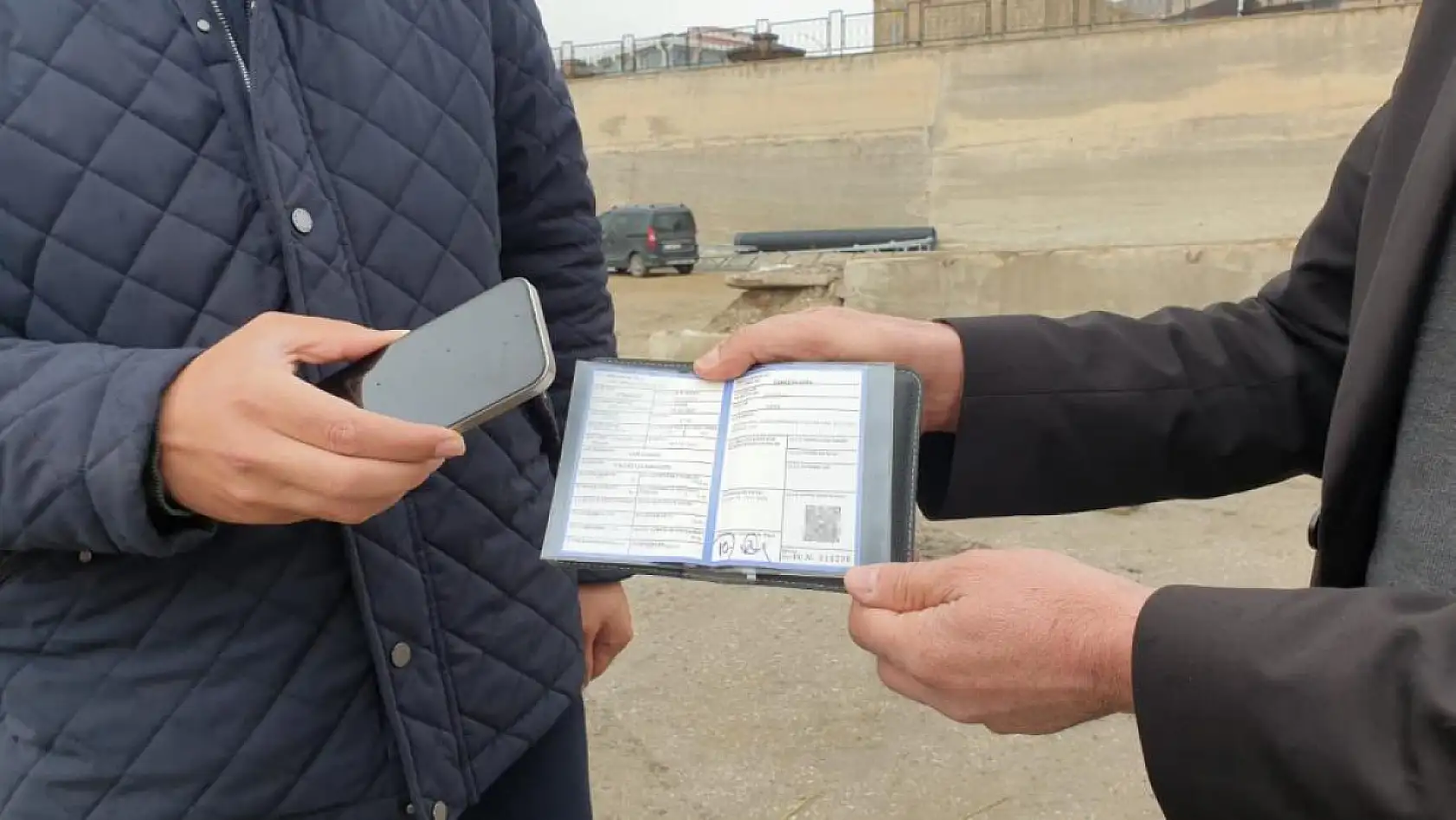 Bu takas sosyal medyayı salladı! Midibüs gitti, iPhone geldi