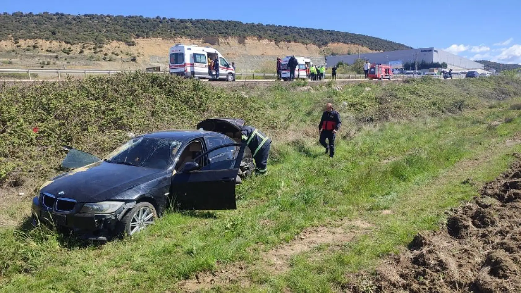 İki otomobil çarpıştı: 5 kişi yaralandı