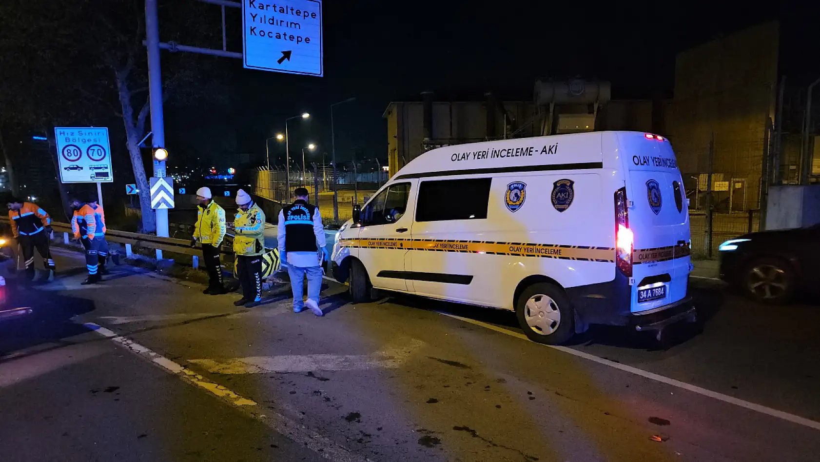 2 aracın karıştığı kaza alanına başka bir araç daldı: 2 ölü, 4 yaralı