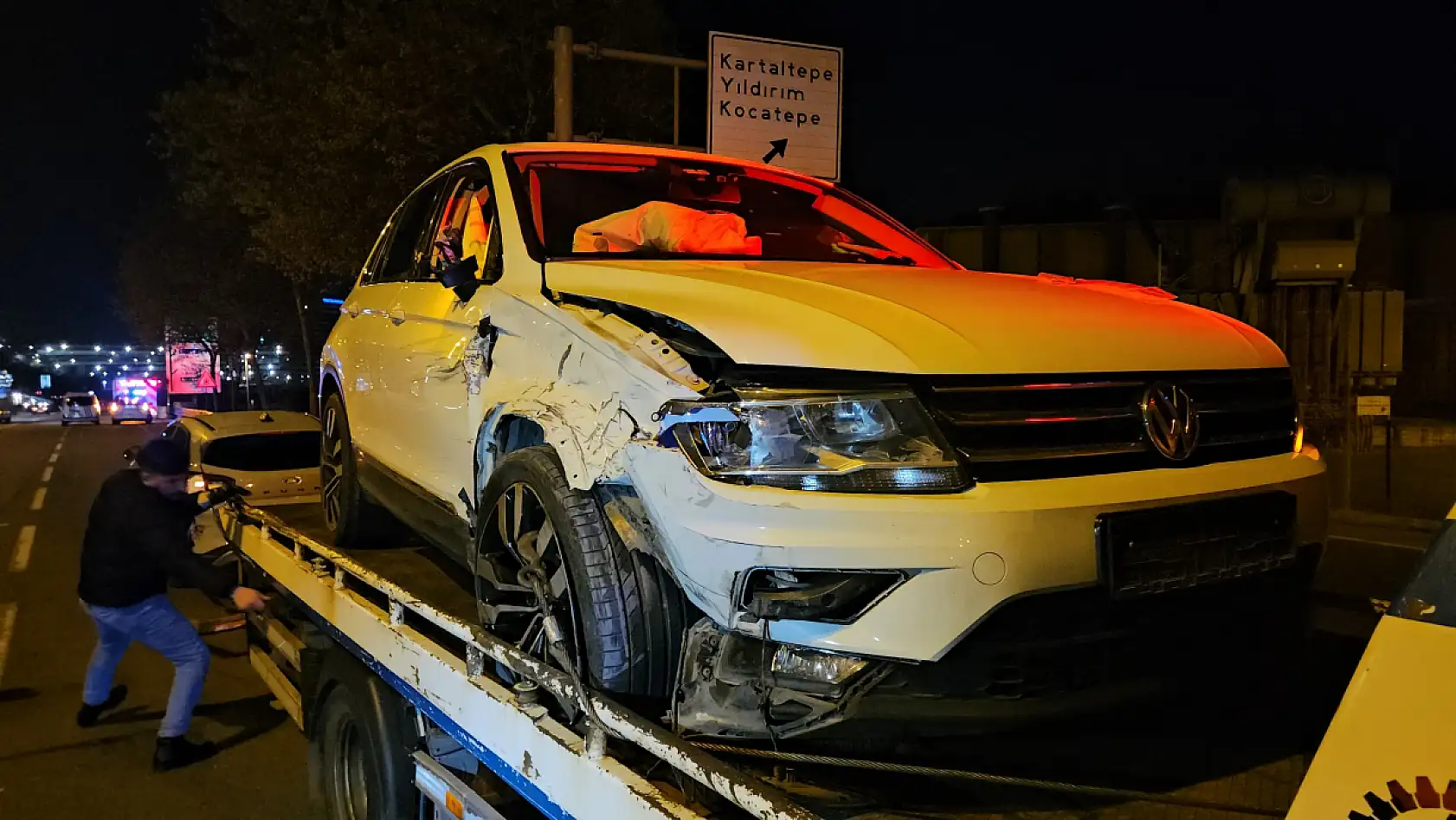 2 aracın karıştığı kaza alanına başka bir araç daldı: 2 ölü, 4 yaralı