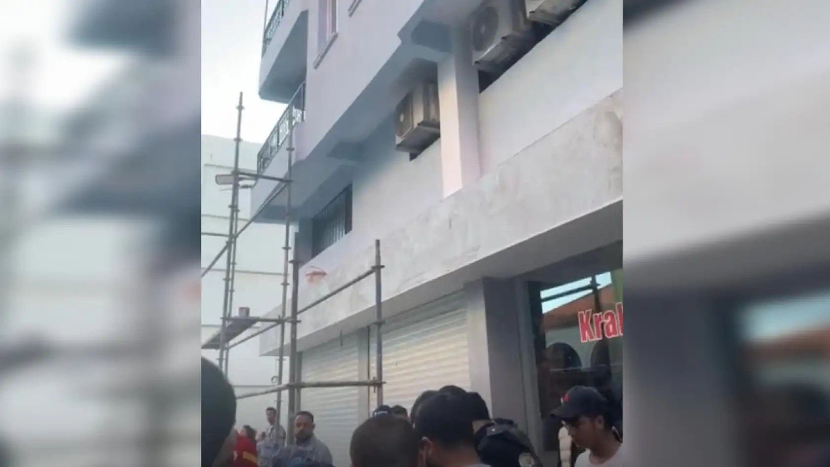 Marmaris'te korkutan iş kazası! İskeleden düşen işçi hastanelik oldu