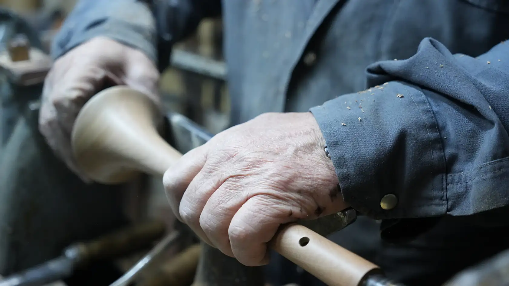 'Çırağım yok, ama zurnam çok!' Bu usta sanatıyla zamana meydan okuyor