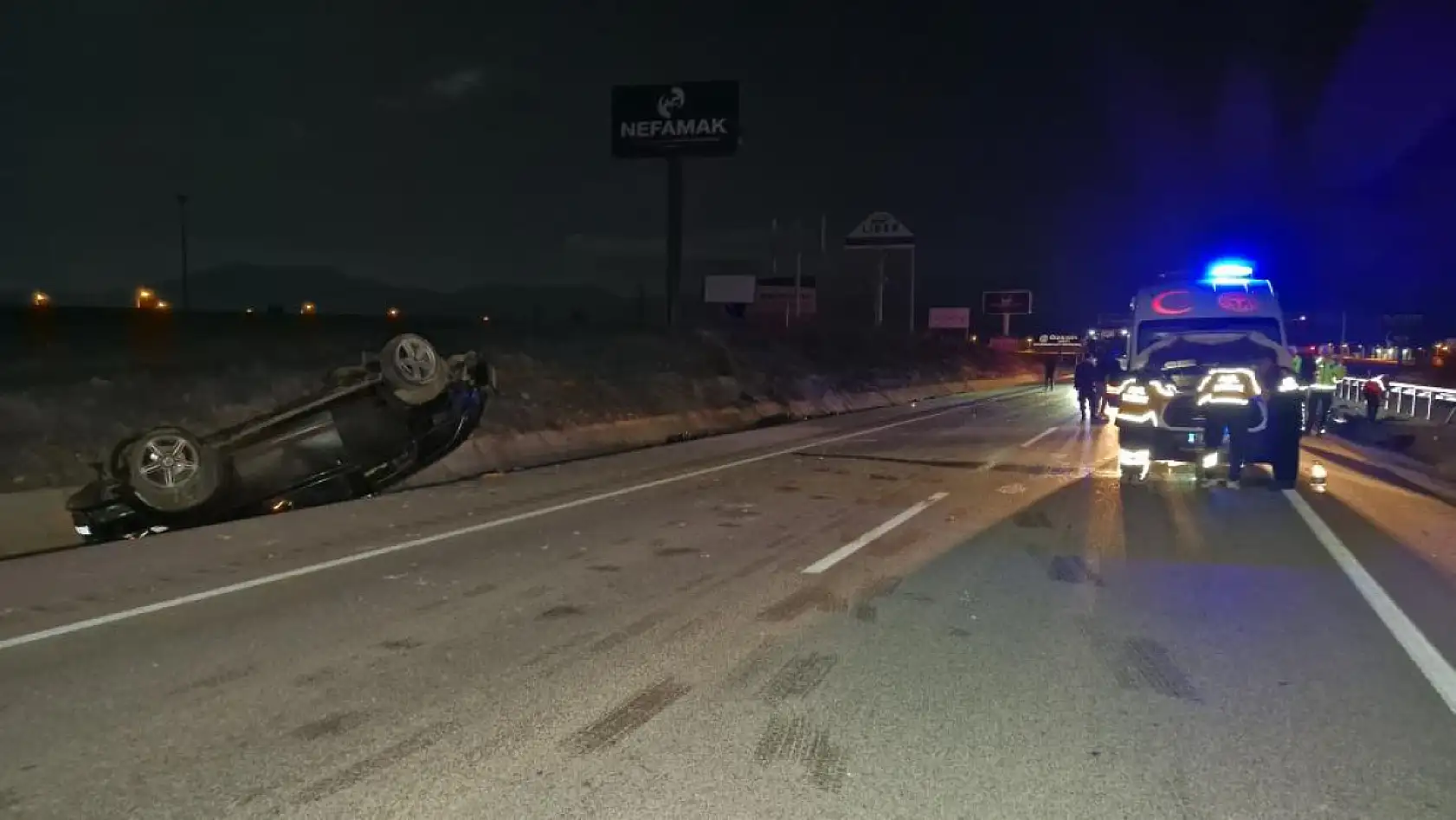 Gece yarısı feci çarpışma! Lüks araçlar hurdaya döndü, 1 kişi hayatını kaybetti