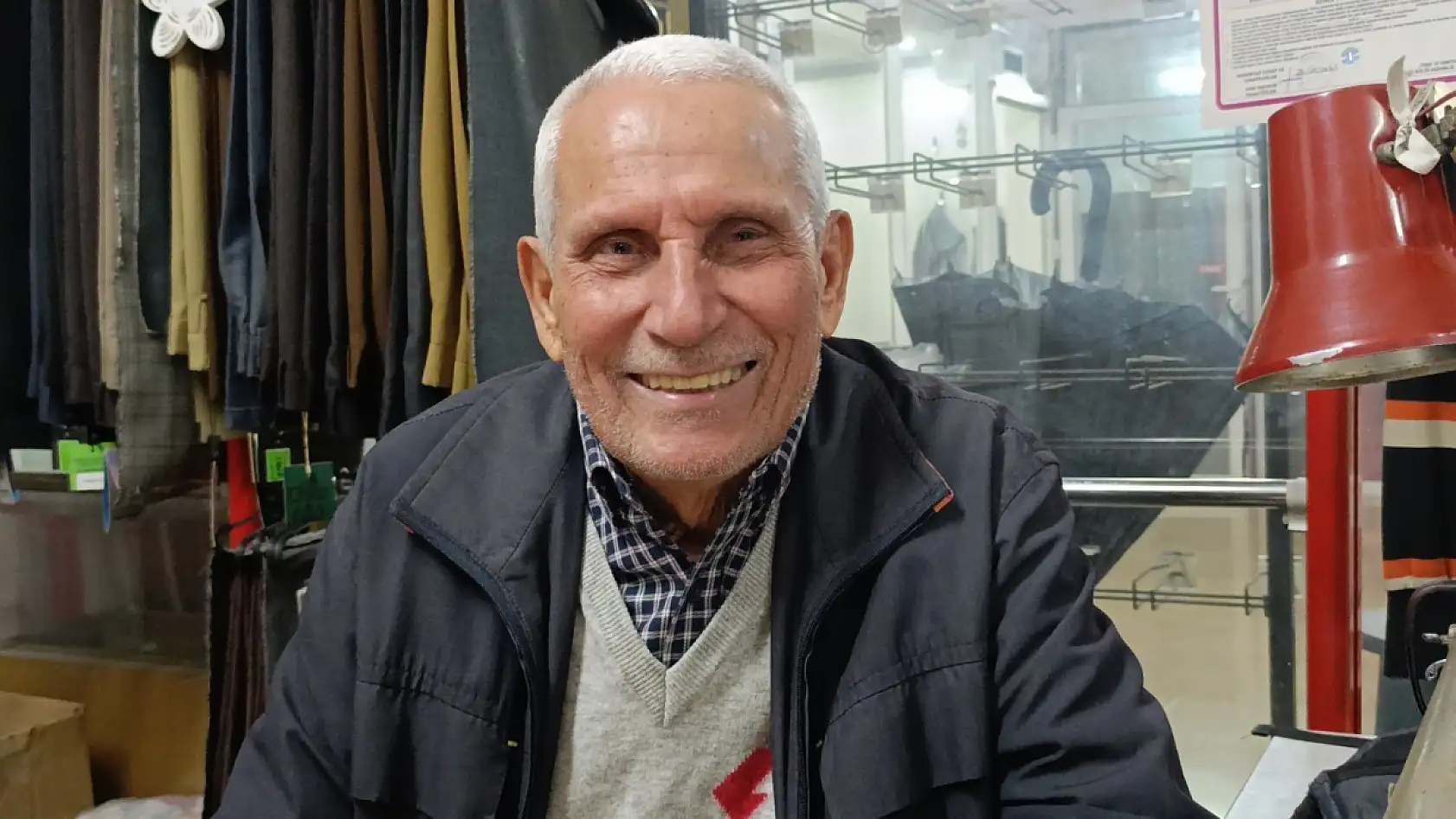 Terzihaneden kütüphaneye uzanan 69 yıllık ustalık: 'Yaşamak, yaşlanmak değildir'