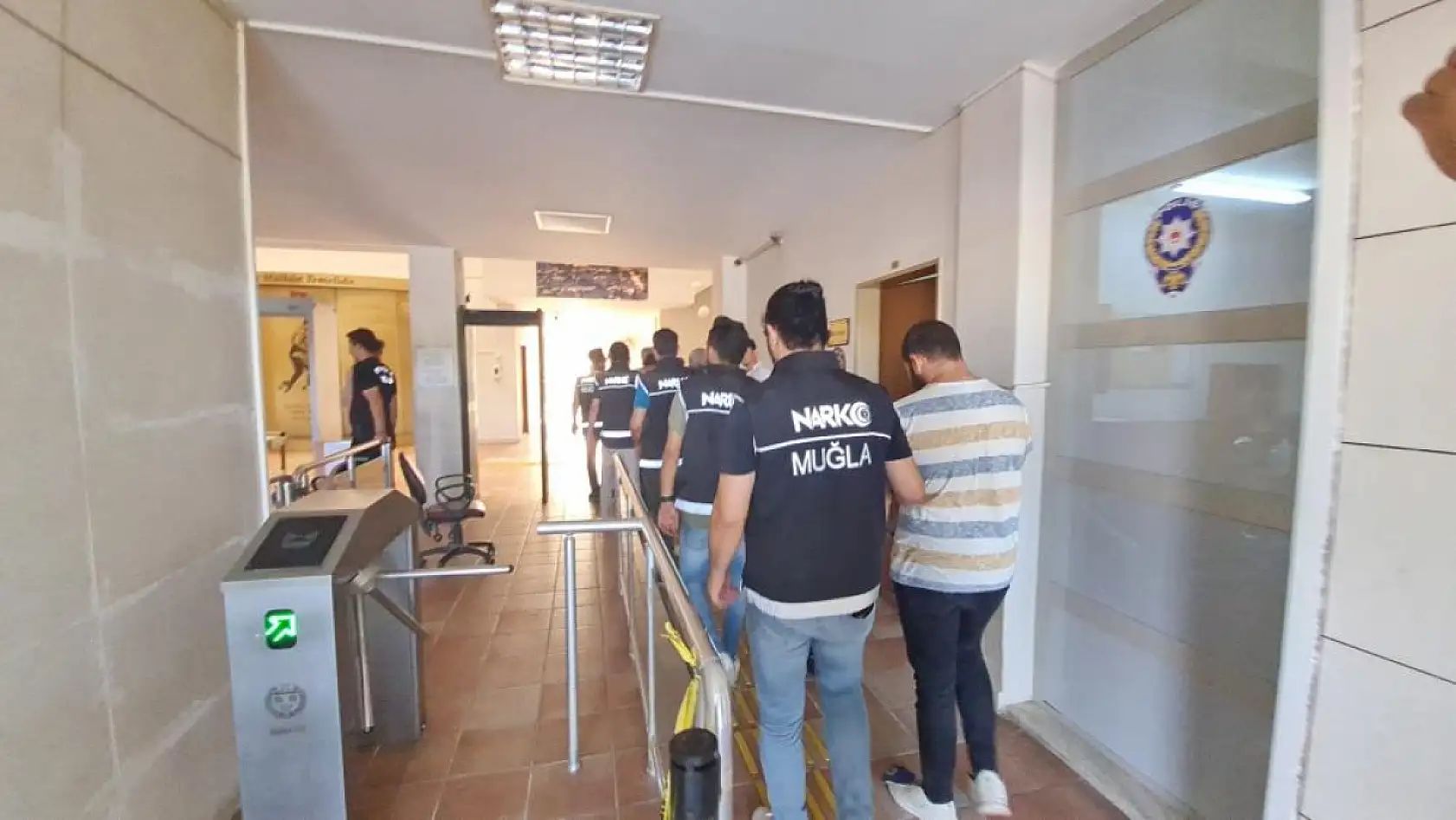 Bodrum açıklarında film gibi operasyon: Lüks yatta 86 kilo uyuşturucu