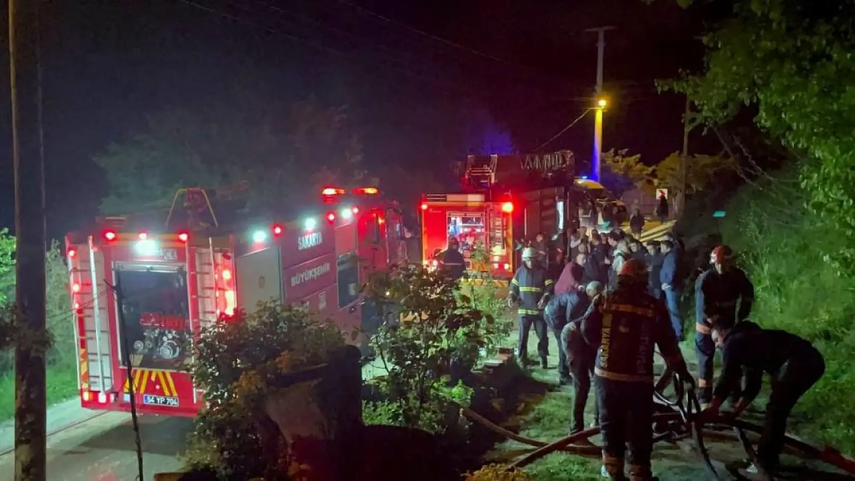 Korkutan yangın: 82 yaşındaki yatalak kadın son anda kurtarıldı