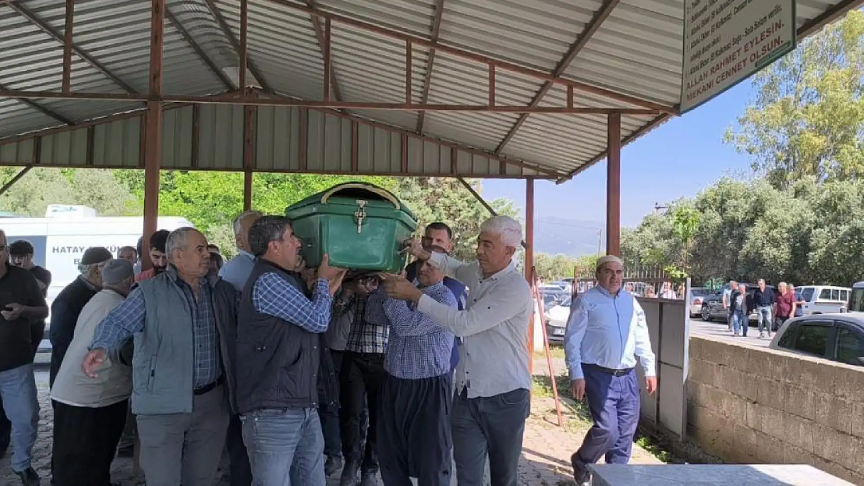 Kan donduran cinayet: Tartıştığı eşini baltayla öldürdü