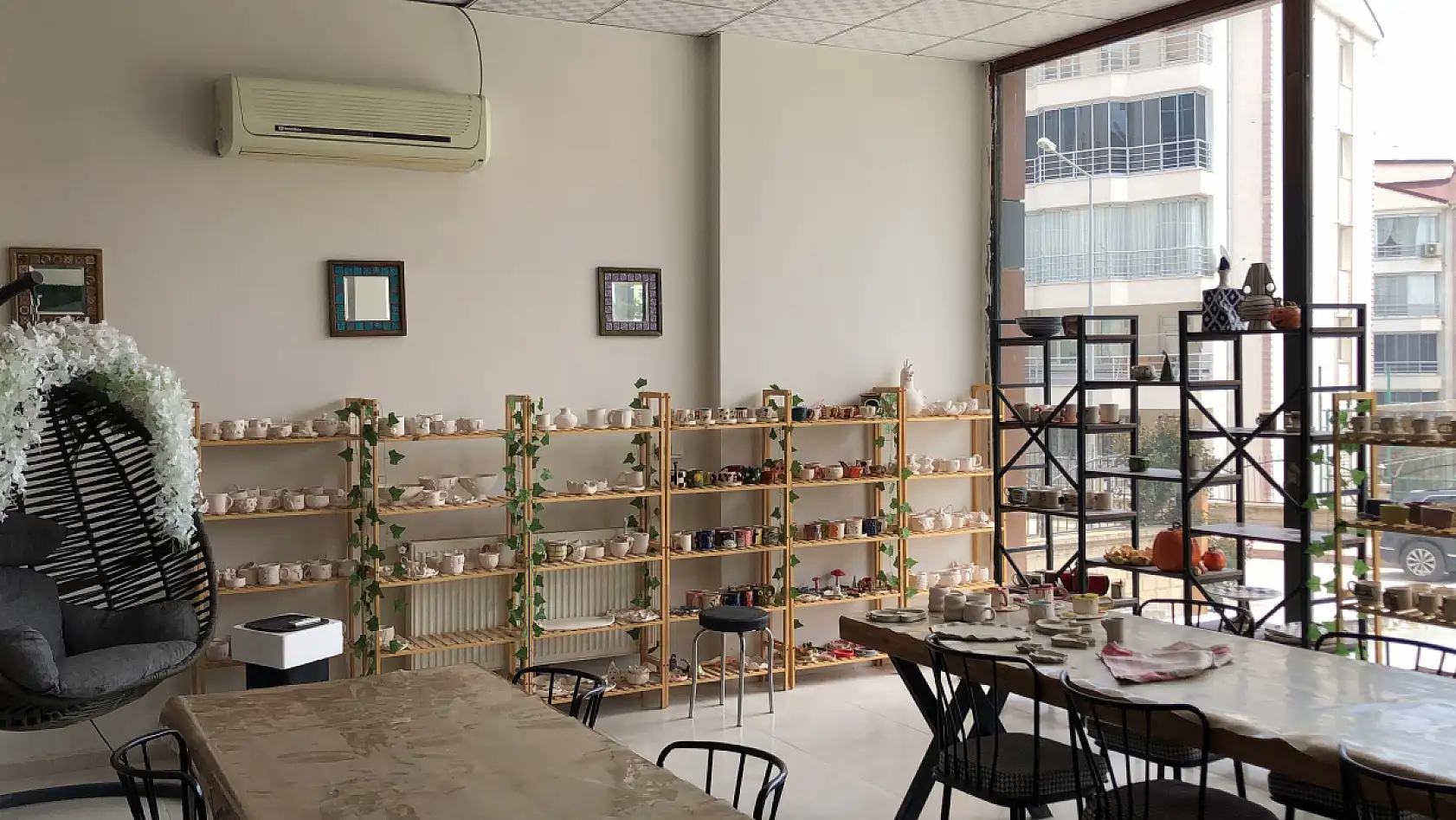 Bu kadarına da pes: Klima motorundan ses geliyor diye önce silah çektiler, ardından darp ettiler