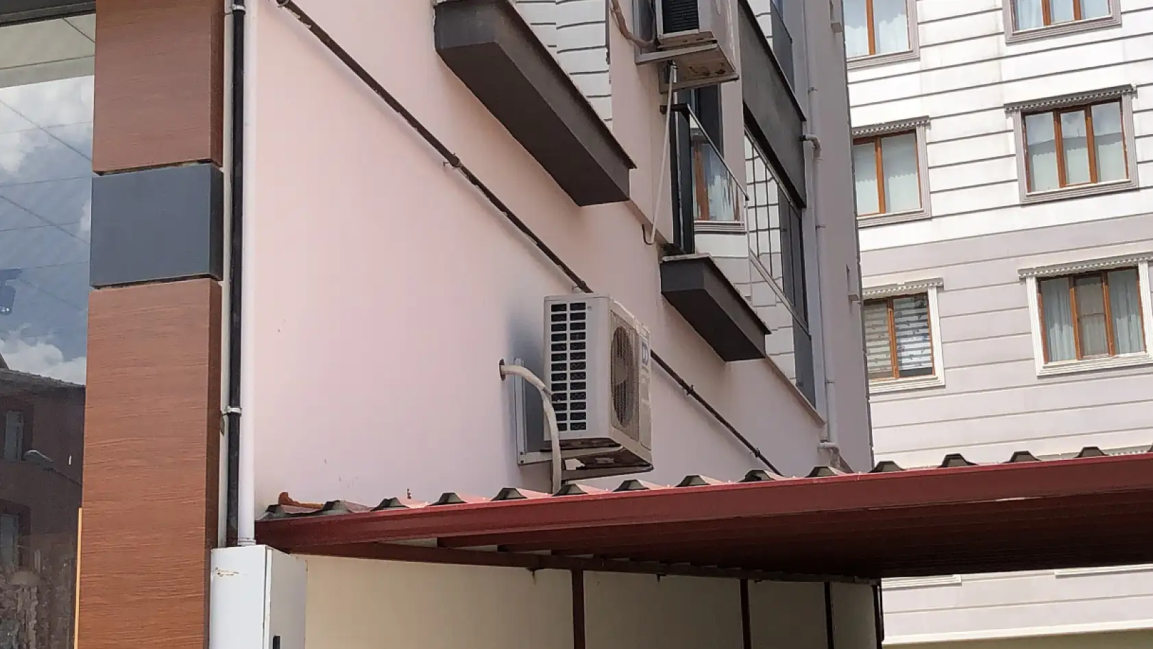 Bu kadarına da pes: Klima motorundan ses geliyor diye önce silah çektiler, ardından darp ettiler