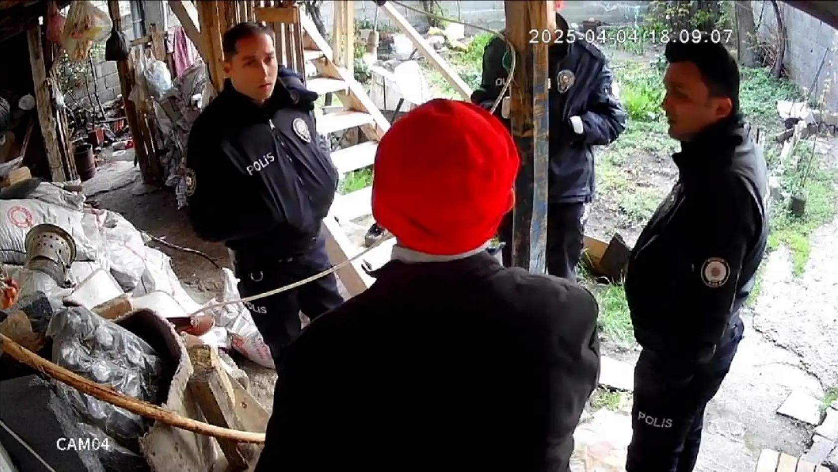 Zorla girdiği evde 'Karımı boşayıp seni alacağım' diyen alkollü şahıs kabus dolu anlar yaşattı