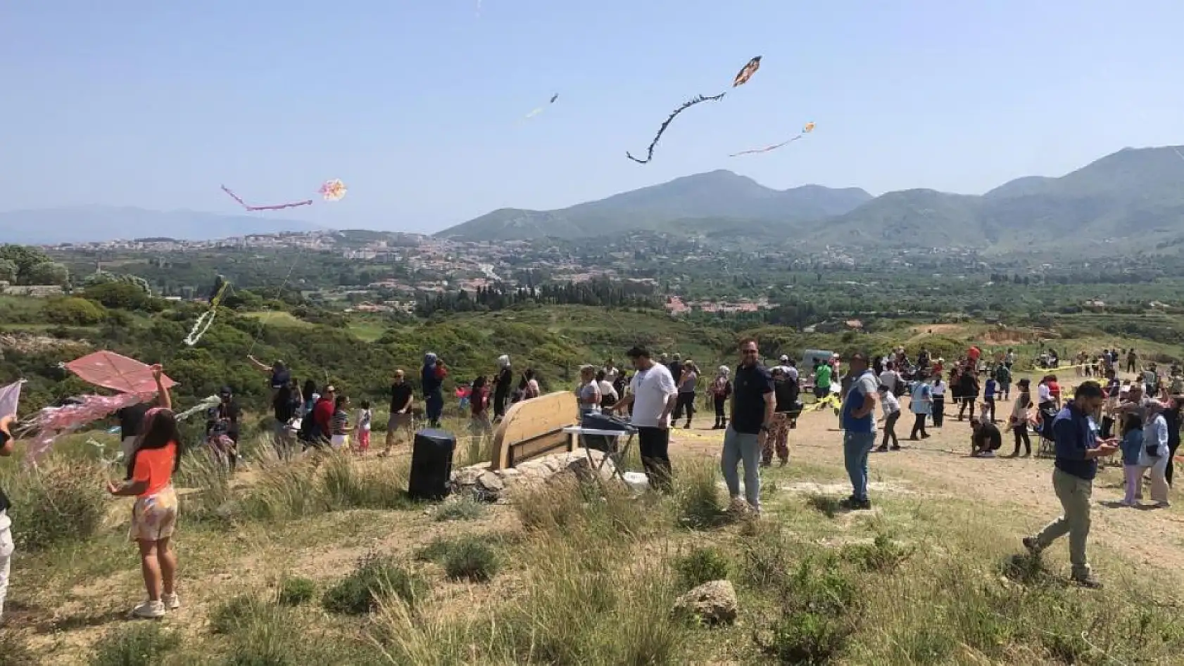 Datça'da 23 Nisan'da gökyüzü uçurtmalarla şenlendi