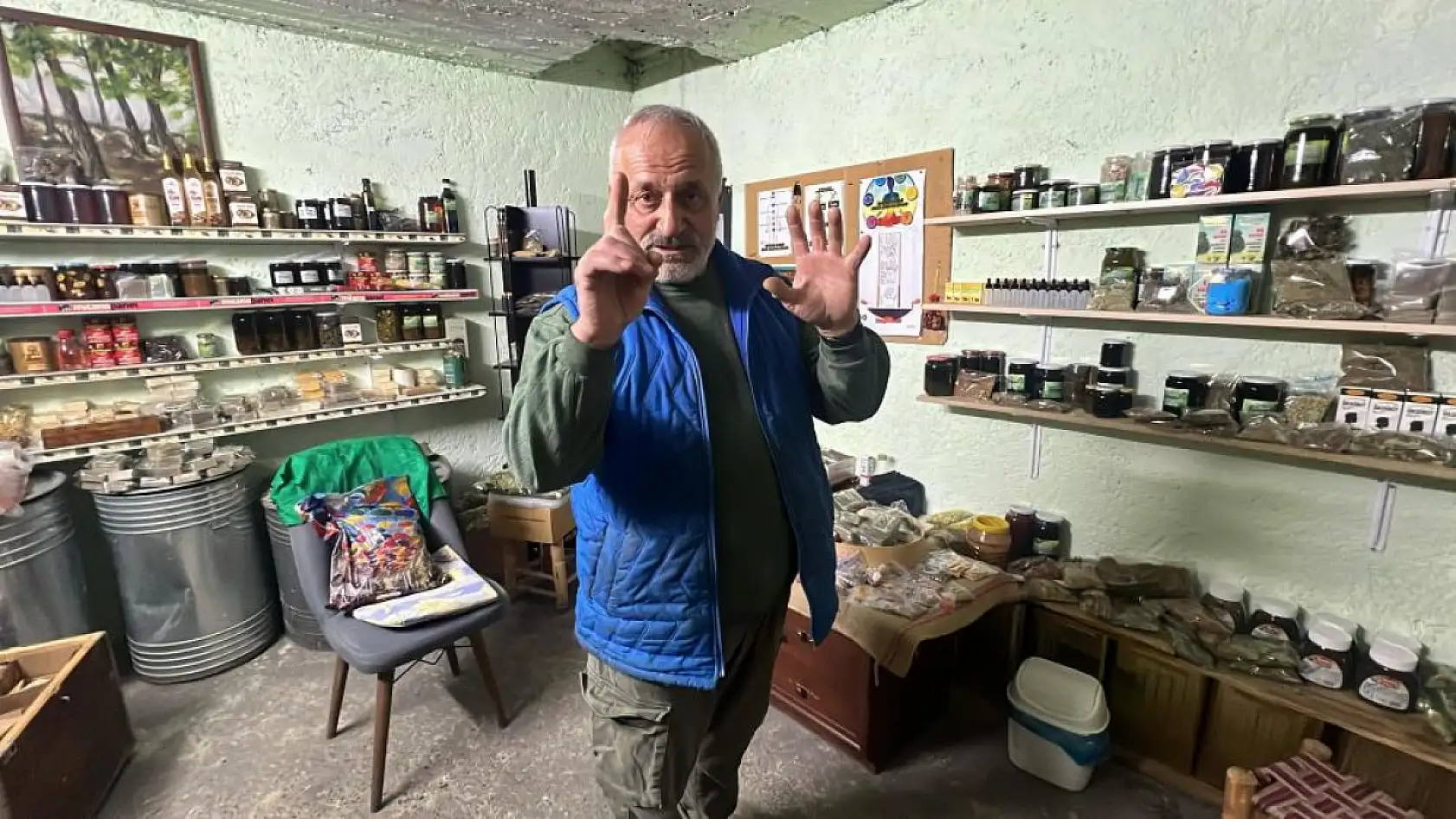 Binlerce bitkinin frekansını dinliyor! Mustafa Uludağ'ın şifa yolculuğu görenleri hayran bıraktı