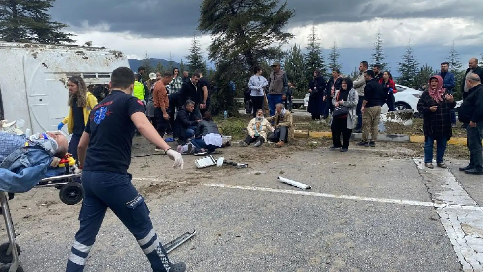 Isparta'da Feci Midibüs Kazası: 15 Yaralı