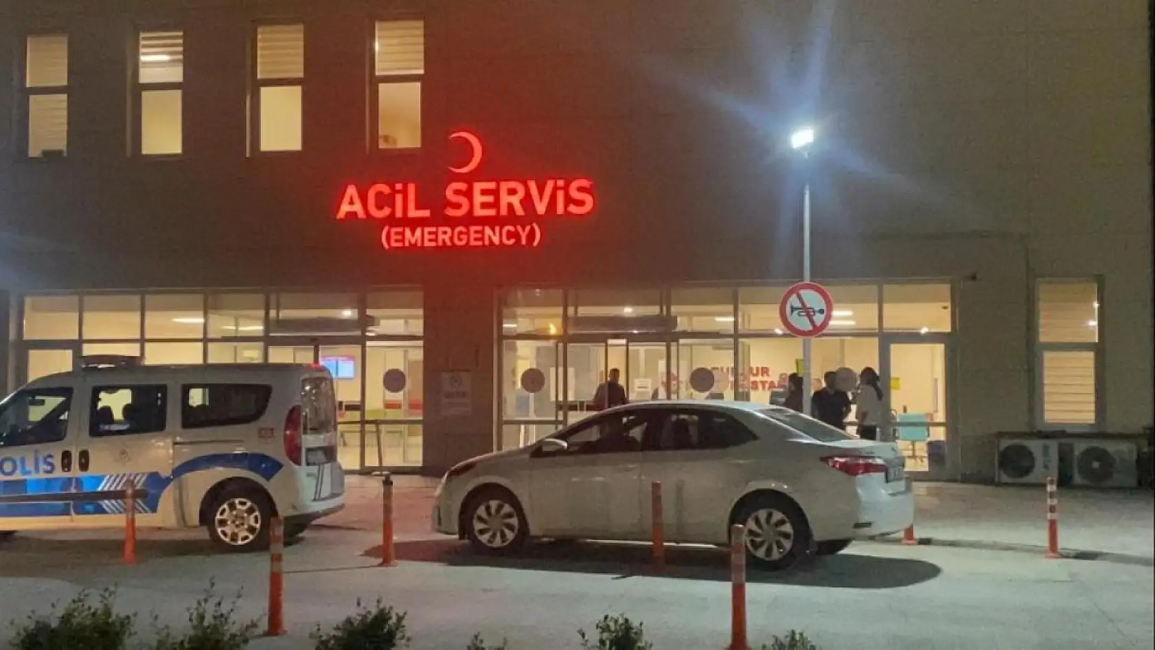 Restoran çalışanları arasında kavga: 25 yaşındaki kadın bıçaklandı