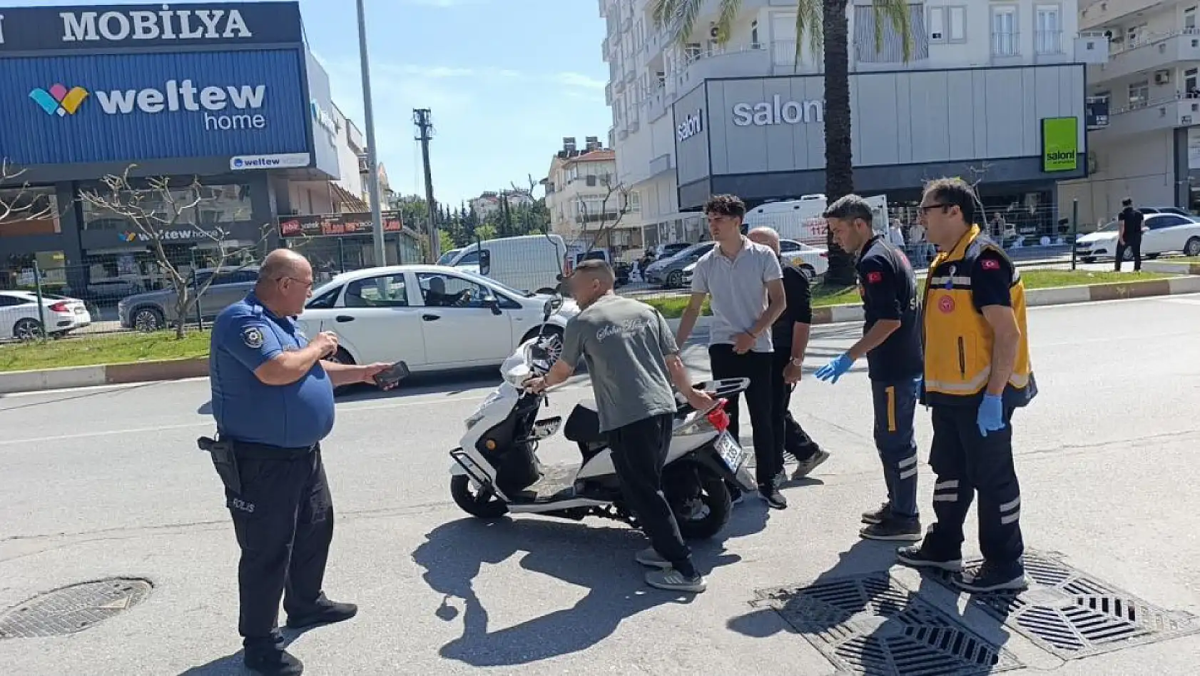 Aynı noktada peş peşe motosiklet kazaları: Polis ve sağlık ekipleri hangisine yetişeceğini şaşırdı
