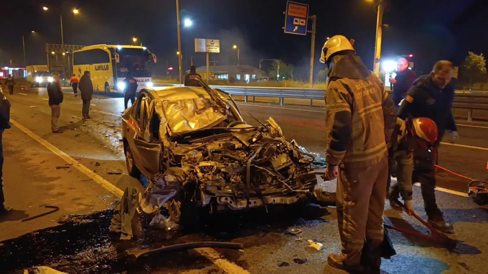 Kamyonun altına giren otomobilin sürücüsü 2 gün sonra hayatını kaybetti