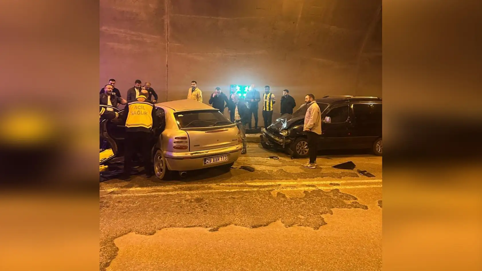 Tünelde korkunç anlar! Sürücü kaçtı, çocuklar yaralandı!