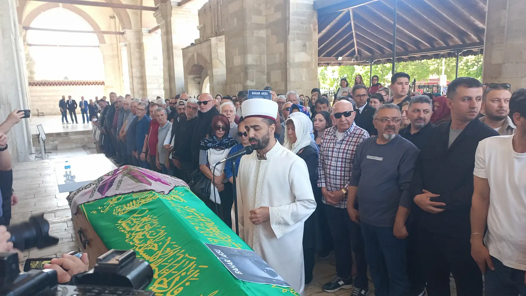 Merhume Bahar Aksu'nun teyzesi konuştu, 'Babası zengin olduğu için peşini bırakmadı'